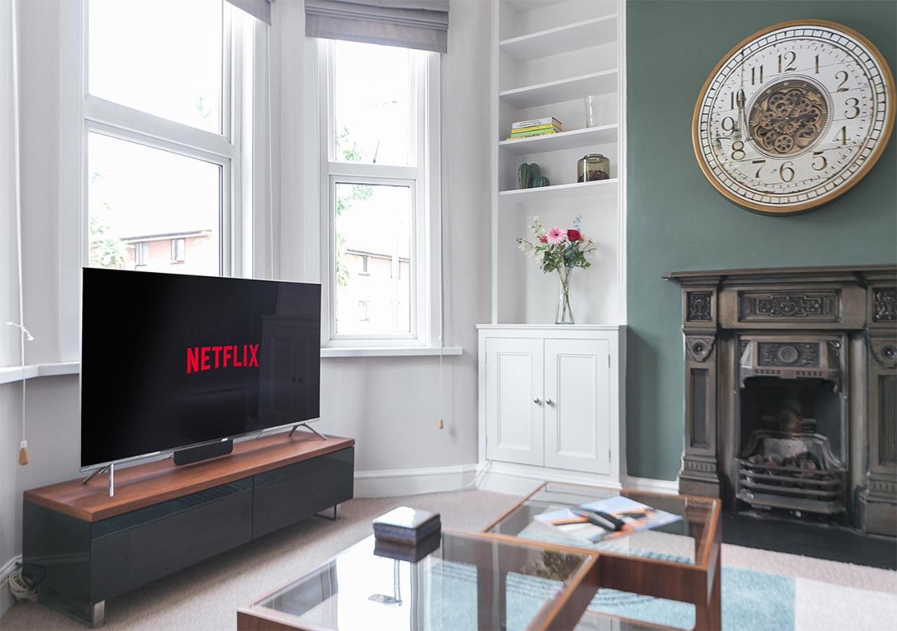 Luxury Chiswick 2 Bed Victorian Flat Appartamento