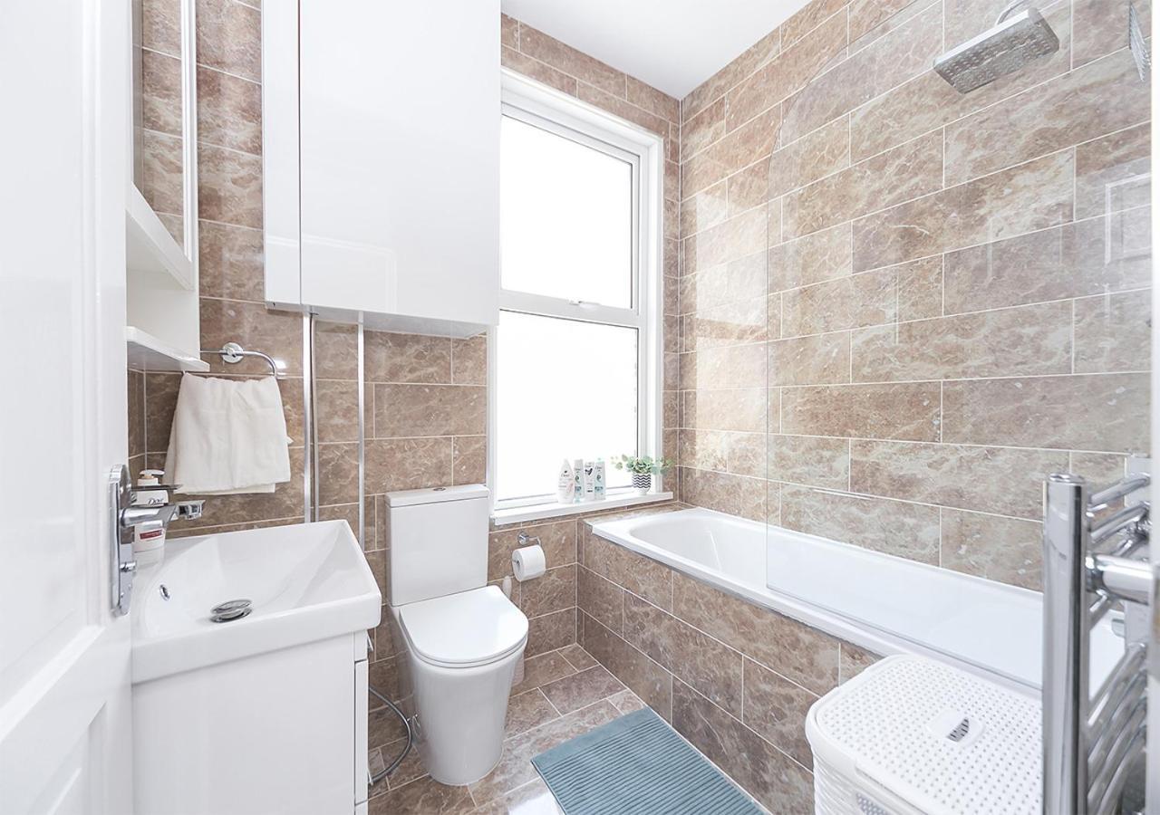 Luxury Chiswick 2 Bed Victorian Flat * Londra
